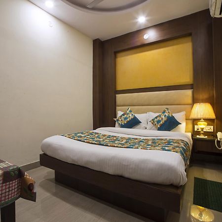 Optimum Oxford International Hotel New Delhi Buitenkant foto