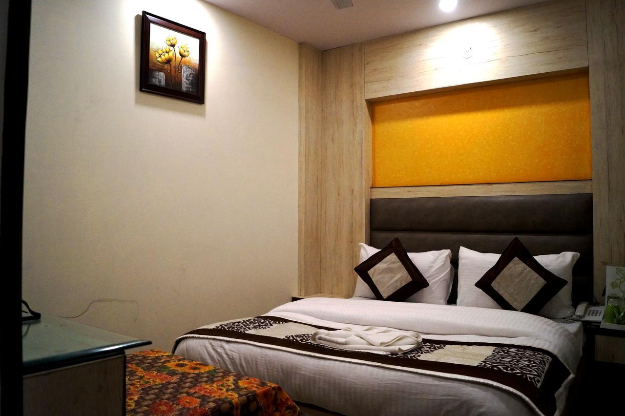 Optimum Oxford International Hotel New Delhi Buitenkant foto