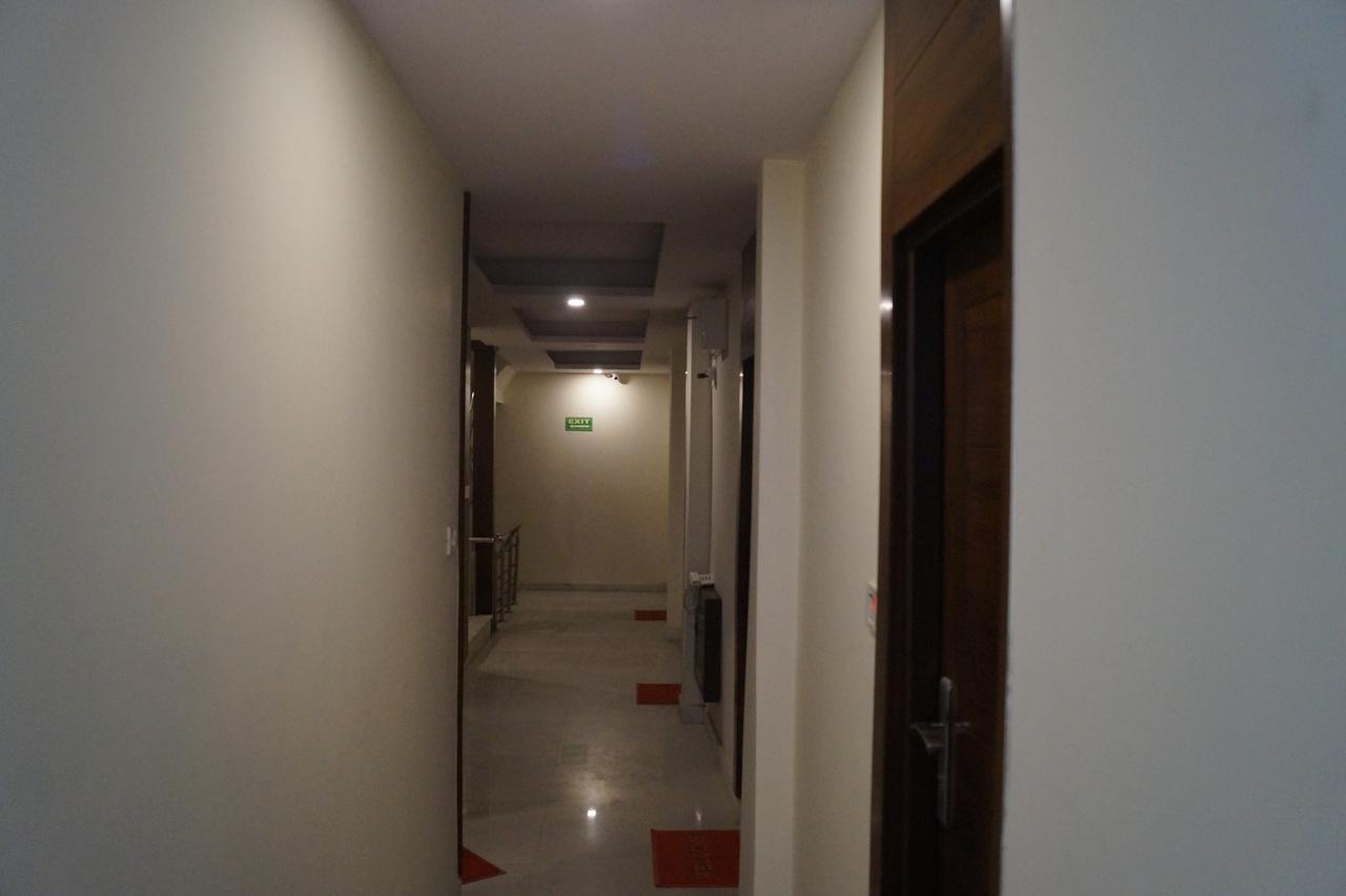 Optimum Oxford International Hotel New Delhi Buitenkant foto