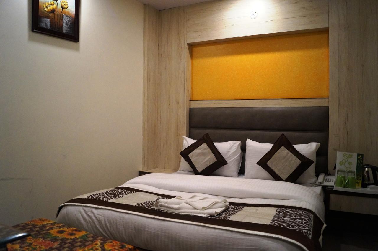 Optimum Oxford International Hotel New Delhi Buitenkant foto
