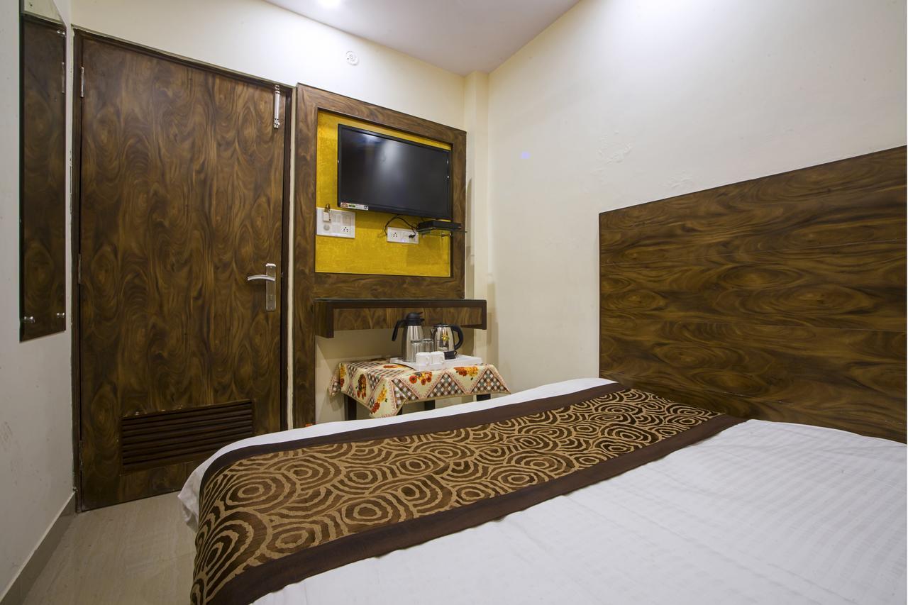Optimum Oxford International Hotel New Delhi Buitenkant foto