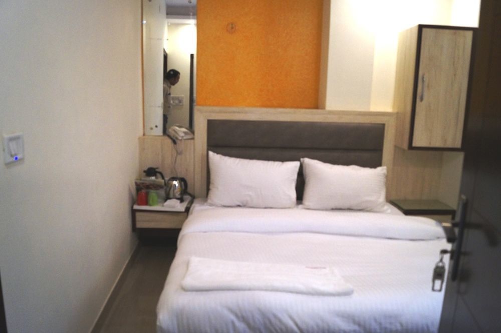 Optimum Oxford International Hotel New Delhi Buitenkant foto