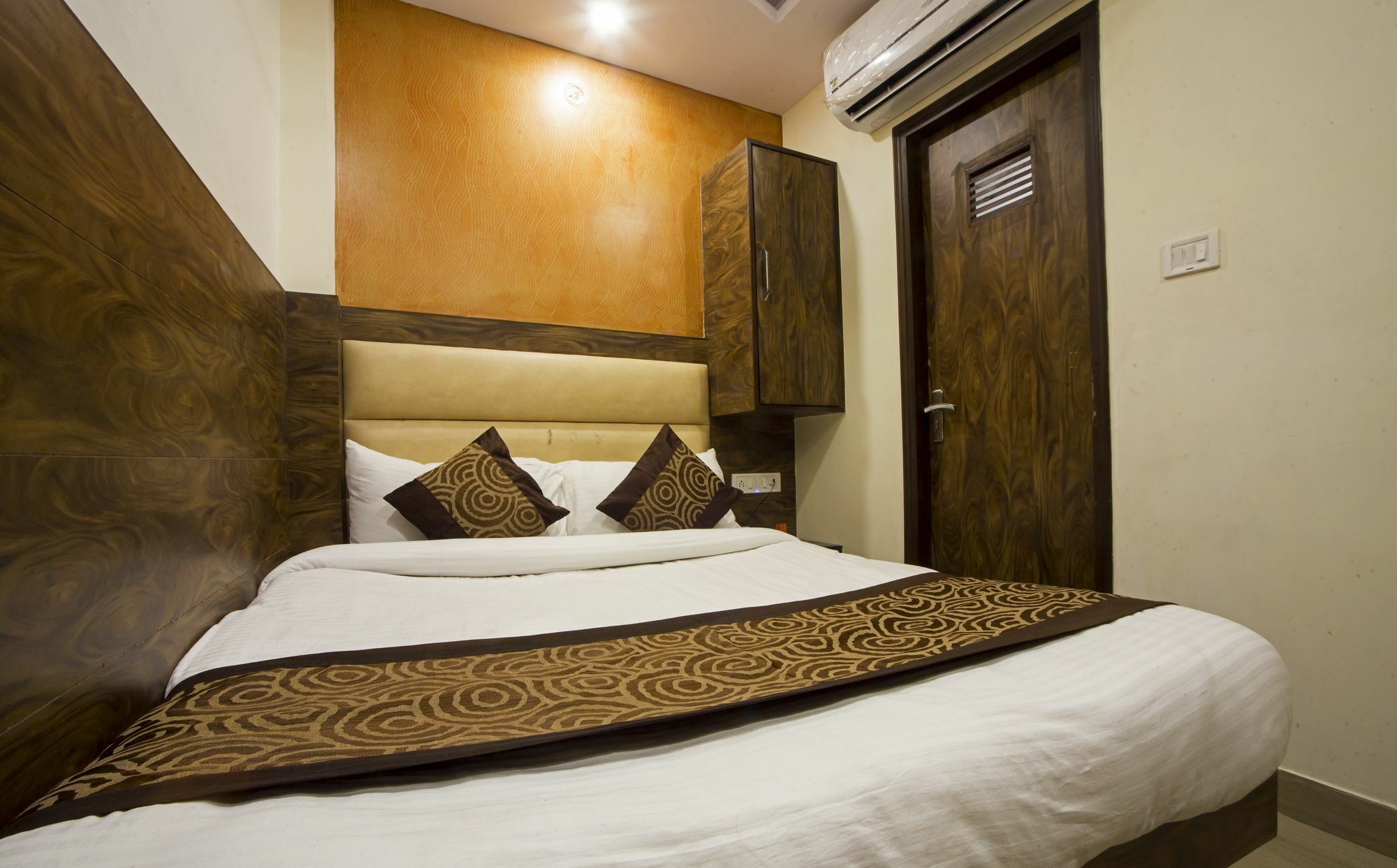 Optimum Oxford International Hotel New Delhi Buitenkant foto